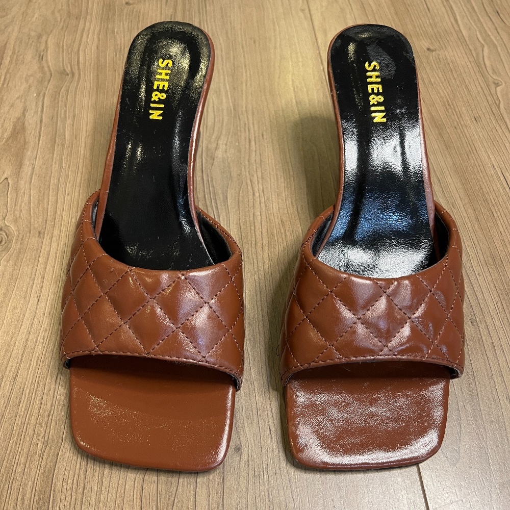 Quilted Chunky Heeled Mule Sandals